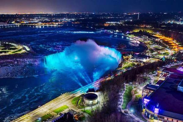 Light Up the Niagara Falls Plus Dinner